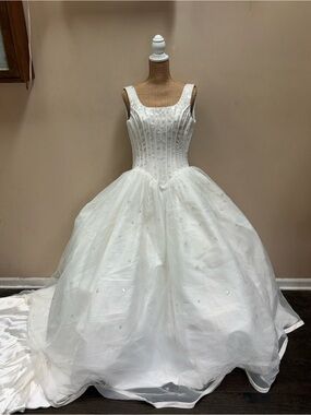 NWT Gorgeous Fully beaded wedding gown